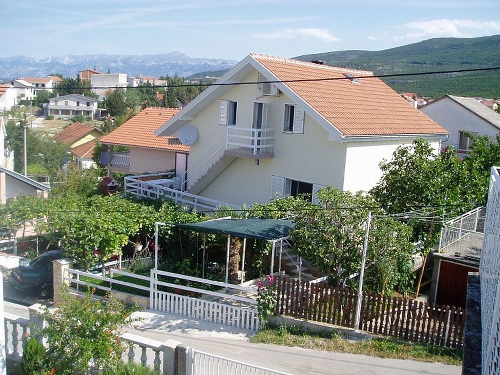 Kiwi Apartments Gornji Karin Exterior foto