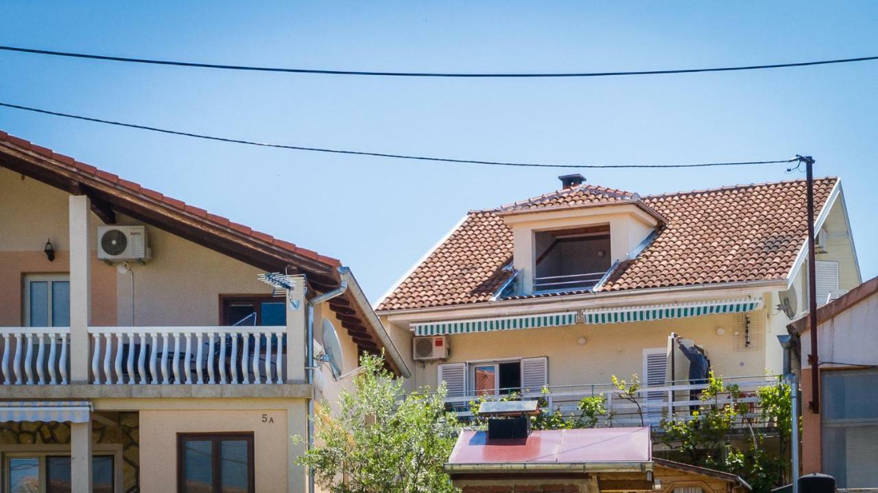 Kiwi Apartments Gornji Karin Exterior foto
