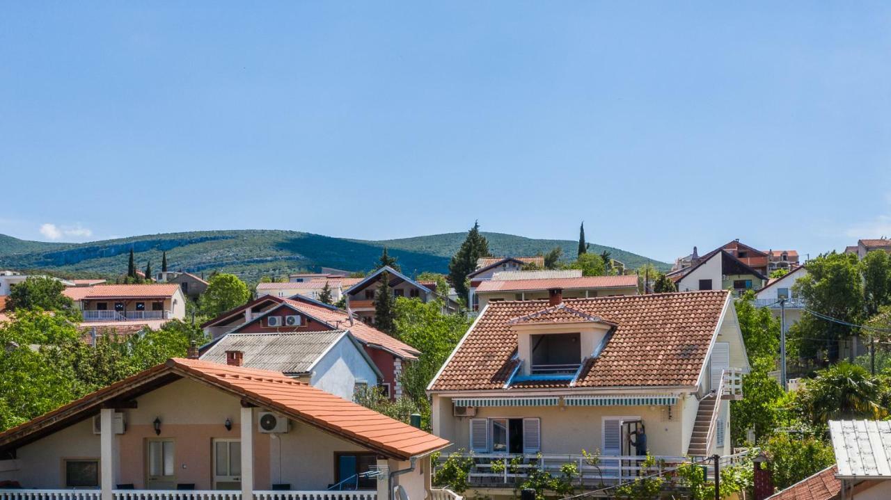 Kiwi Apartments Gornji Karin Exterior foto