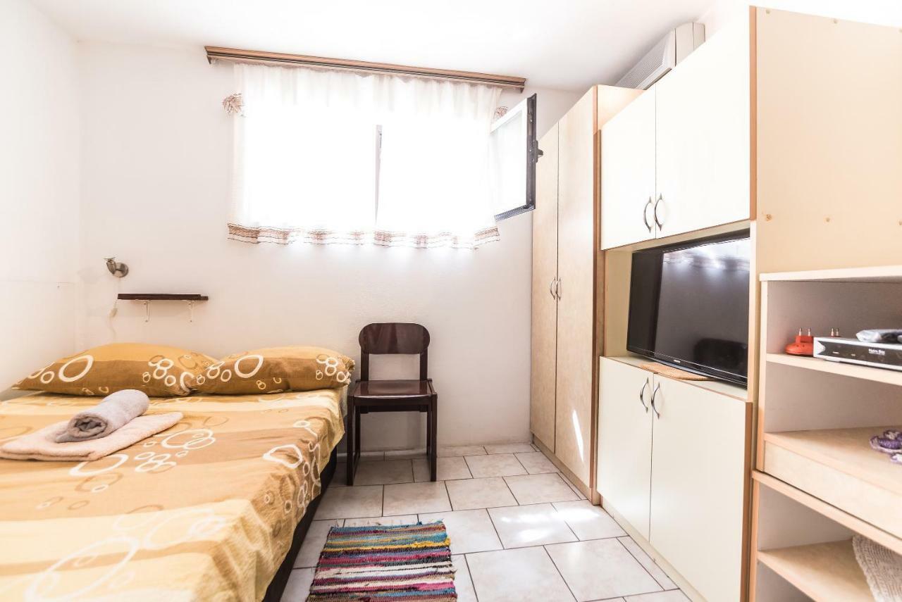 Kiwi Apartments Gornji Karin Exterior foto
